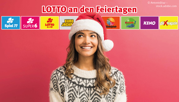 Lächelnde Frau mit Weihnachtsmütze denkt an LOTTO-Glück an den Feiertagen