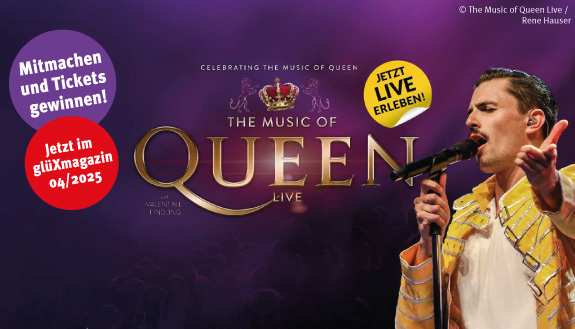 Sänger Valentin L. Findling am Mikrofon bei „The Music of QUEEN Live Tribute-Show“, mit Hinweis zur Ticketverlosung im glüXmagazin Nr. 04. 